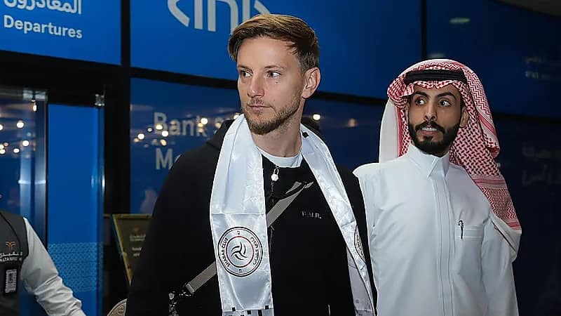 راكيتيتش يصل الرياض للانضمام إلى الشباب