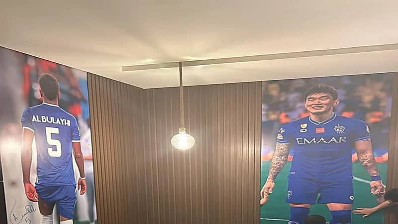 البليهي يضع صورة جانغ هيون في منزله