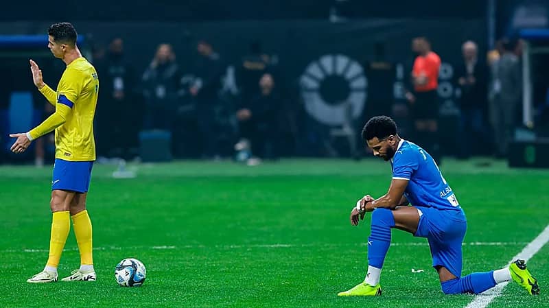 تصرف غريب من علي البليهي بين لاعبي النصر بعد الهدف الأول .. فيديو