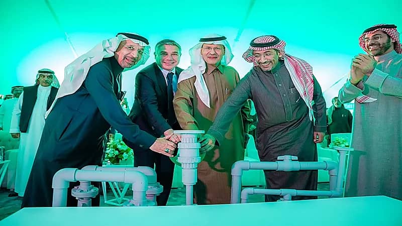 افتتاح مصنع دسر ووبيكر هيوز لتصنيع المواد الكيماوية بالجبيل.. صور