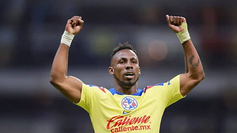 كينونيس أول الواصلين لمقر معسكر القادسية بهولندا