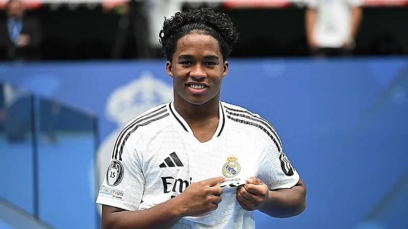 نجم ريال مدريد يثير القلق بعد إصابته بمرض "فرط الحركة"