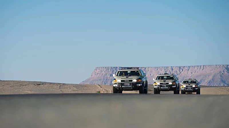 الإطاحة بمقيم و3 مخالفين بتهم ترويج وتهريب المخدرات