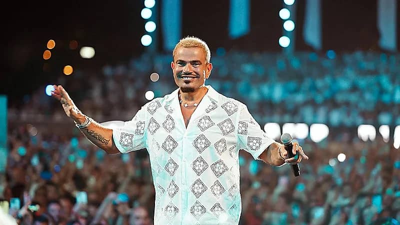 عمرو دياب يحذف جميع الصور من حسابه على "إنستغرام"