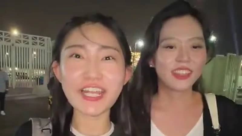 مشجعات كوريات يدعمن الاتحاد .. فيديو