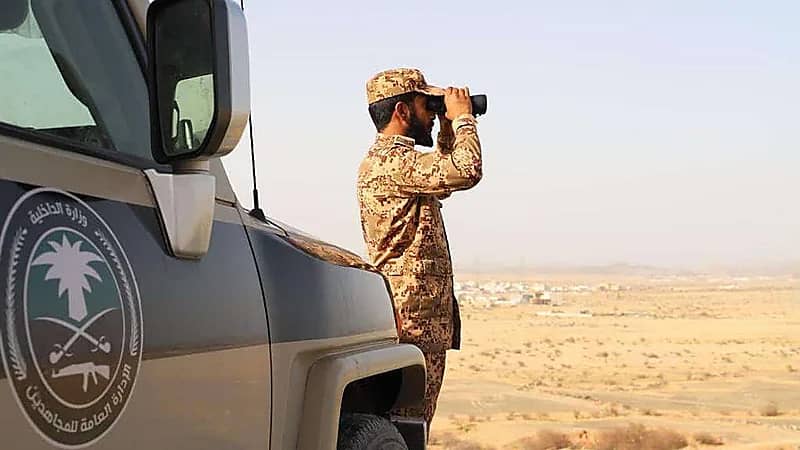 الإطاحة بمقيمين لترويجهما الحشيش بجدة