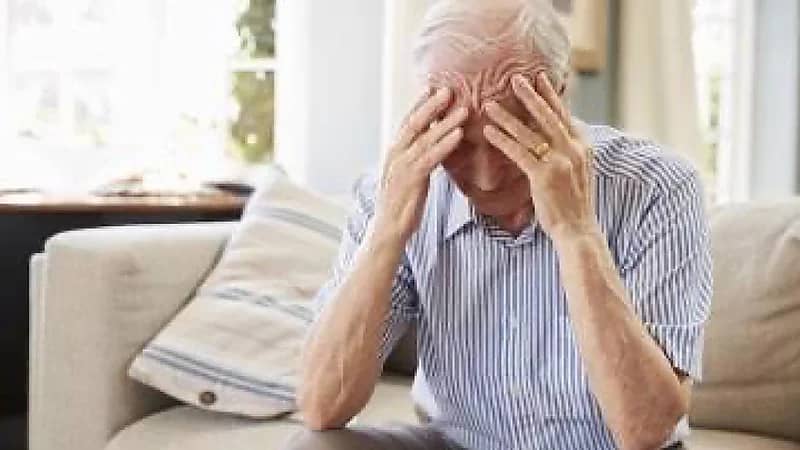 مصاب بالزهايمر يقتل زوجته بعد أن نسي هويتها