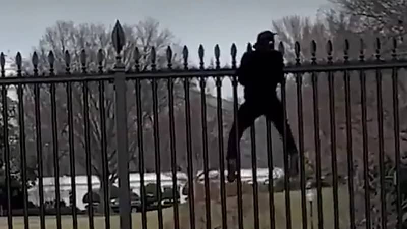 القبض على مجهول حاول اقتحام البيت الأبيض ..فيديو