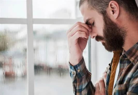 استشاري: الضغوط النفسية تؤدي لمشكلات جسدية وتأجيل الخلافات ضروري .. فيديو