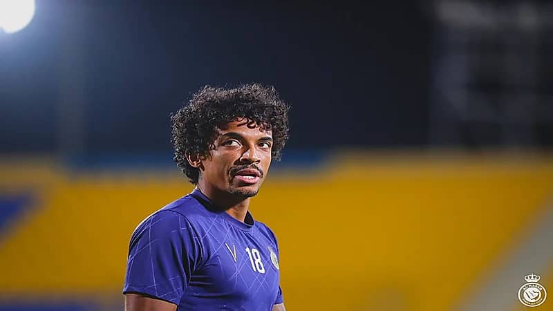 النصر يدعم لاعبه السابق عقب إصابته بجلطة