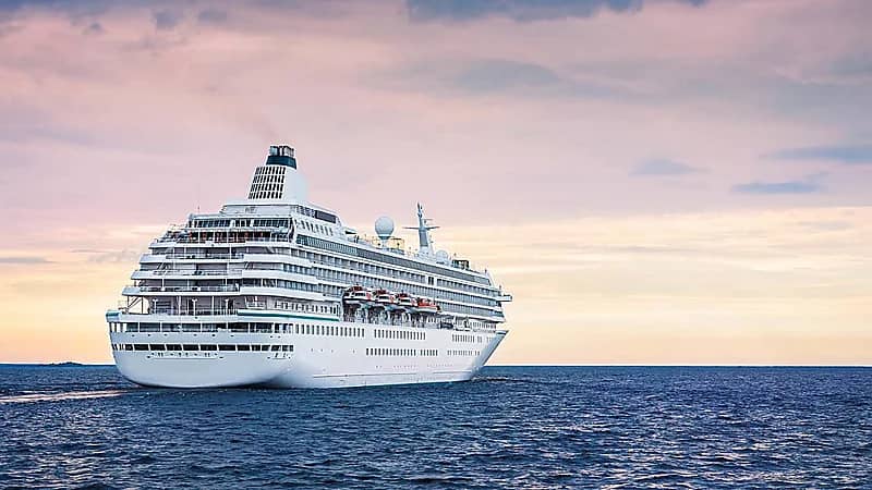 شاب ينتقم من حبيبته بتقديم بلاغ كاذب عن قنبلة على سفينة سياحية