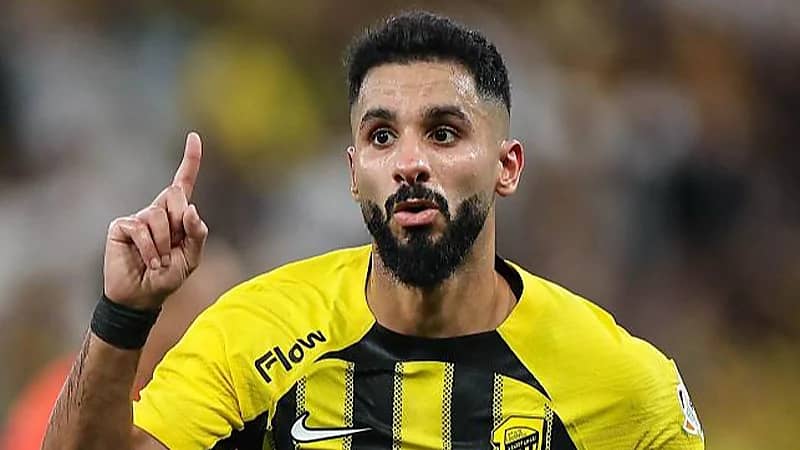 الشهري يخضع للفحص الطبي