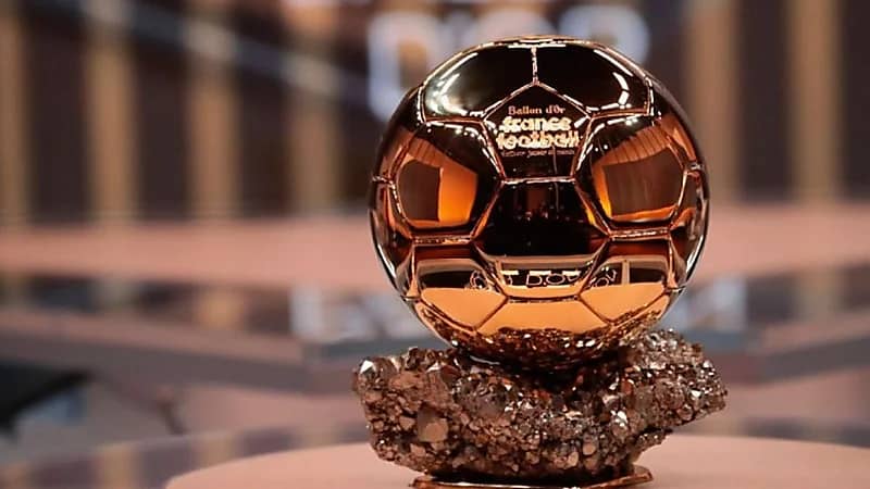 اسم مفاجأة يتصدر سباق الكرة الذهبية