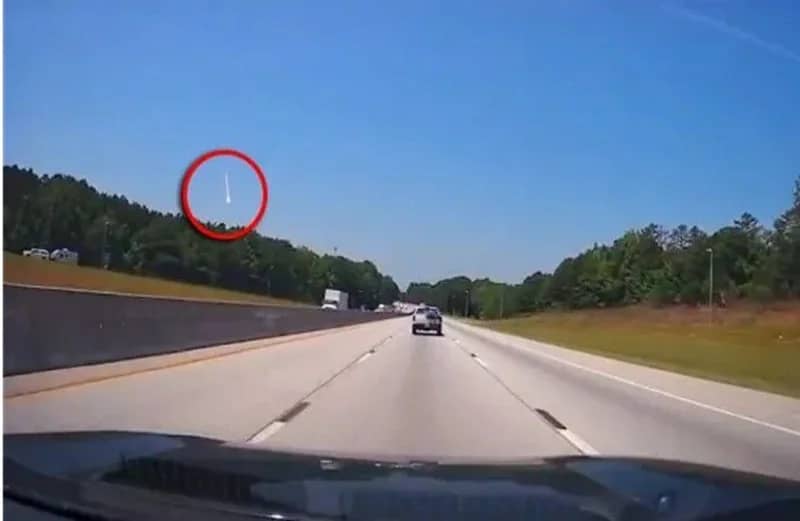 ظاهرة غريبة في سماء الولايات المتحدة تثير الذعر..فيديو