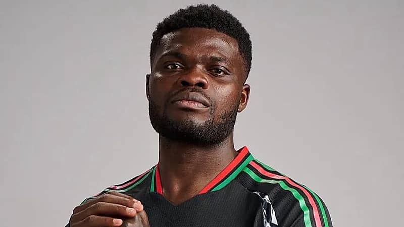 بشكتاش يقدم عرضاً رسمياً لضم توماس بارتي