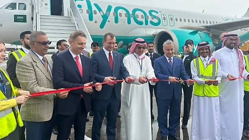 لحظة وصول أولى رحلات طيران ناس المباشرة من الرياض إلى موسكو .. فيديو