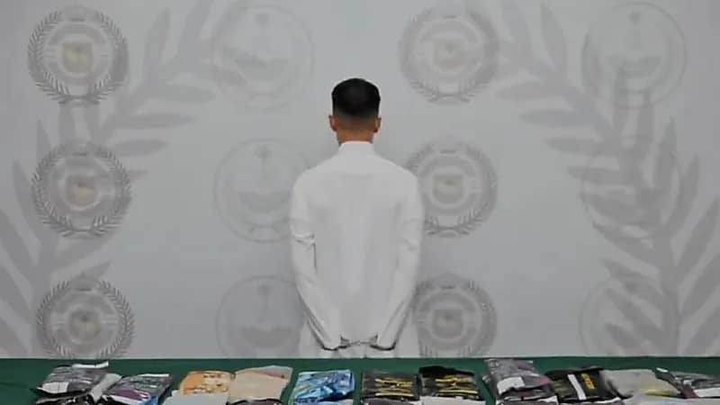 القبض على مواطن لترويجه 54 كيلوغرامًا من الحشيش المخدر بجدة.. فيديو