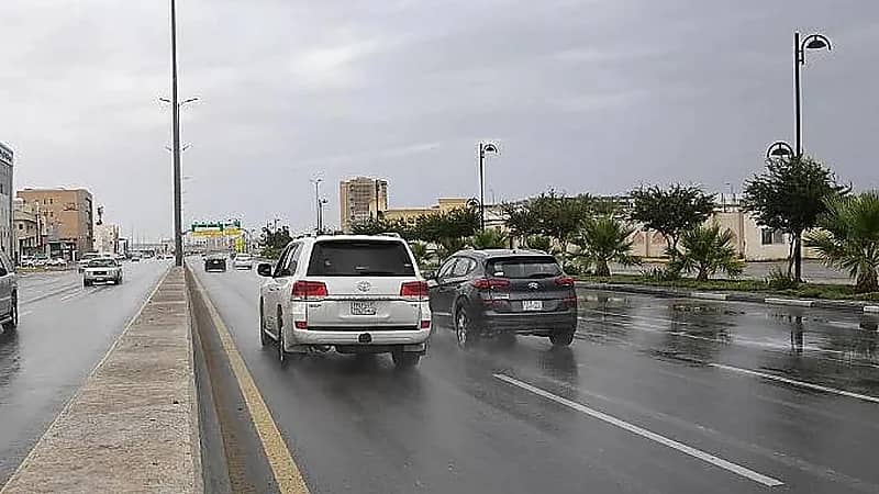 العقيل: أمطار غزيرة على جازان وعسير ومكة حتى الأسبوع المقبل .. فيديو