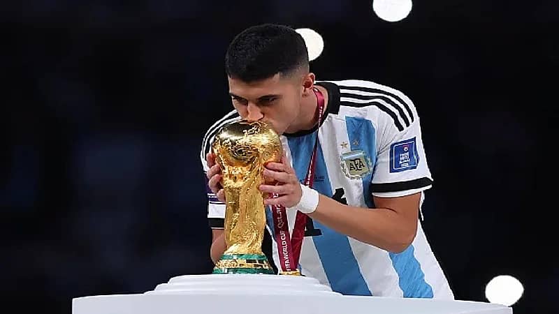 الأهلي ينافس النصر على ضم بالاسيوس