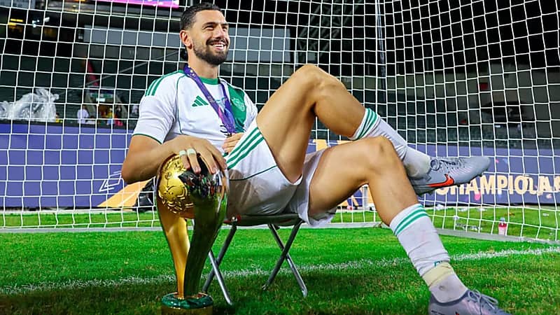 الأهلي يوزّع مكافأة السوبر كاملة على لاعبيه