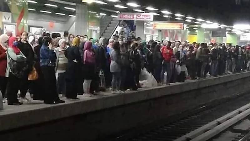 مصرع شخص أسفل عجلات مترو الأنفاق  بمصر
