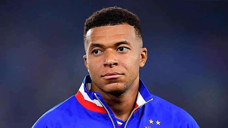 فرنسا والبرازيل تدرسان إقامة مباراة ودية