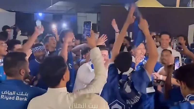 جماهير الهلال تردد: هاتوا الأهلي .. فيديو