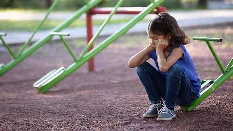 دراسة: وحدة الطفولة تهدد الدماغ وتضاعف خطر الخرف المبكر