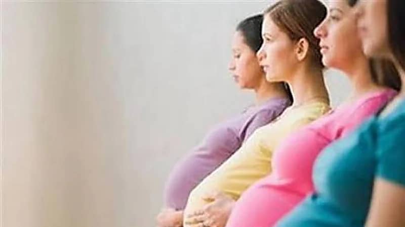 فتاة تقدم نصائح مهمة للحوامل وتؤكد: المتابعة  ضرورية خاصة لمريضات الضغط والسكري..فيديو