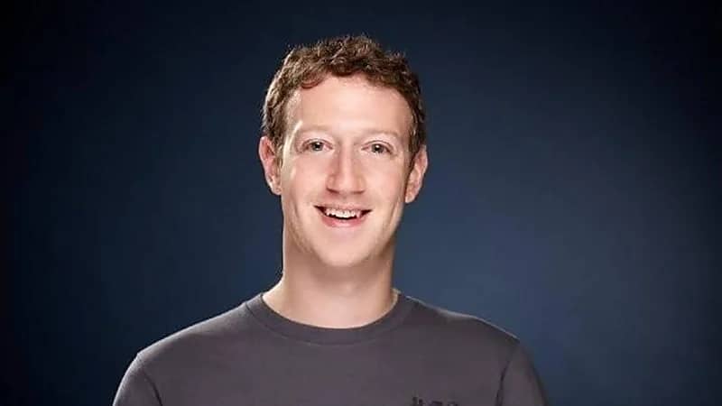 مارك زوكربيرغ يتعرض لموقف محرج بسبب نظارة ذكية