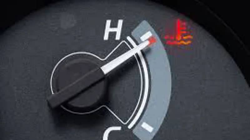 أعطال شائعة وراء سخونة محرك السيارة