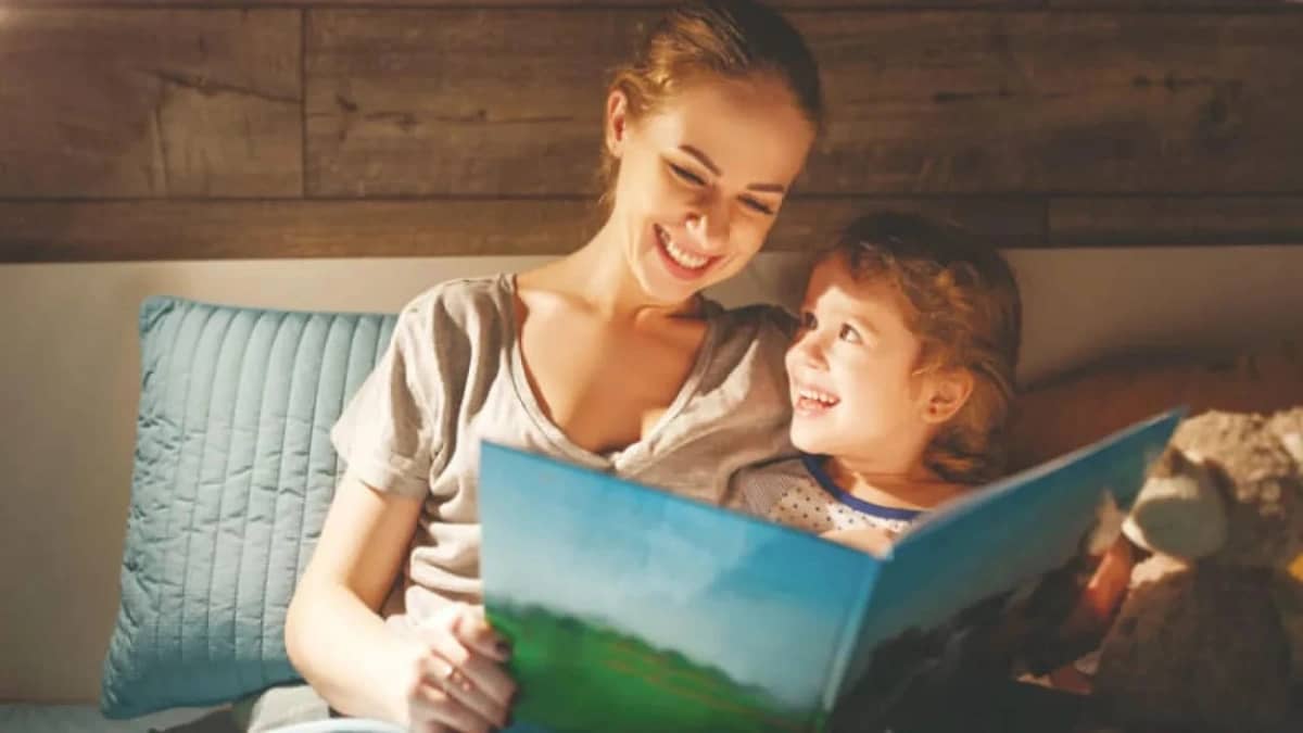 دراسة تكشف أهمية قراءة القصص للأطفال