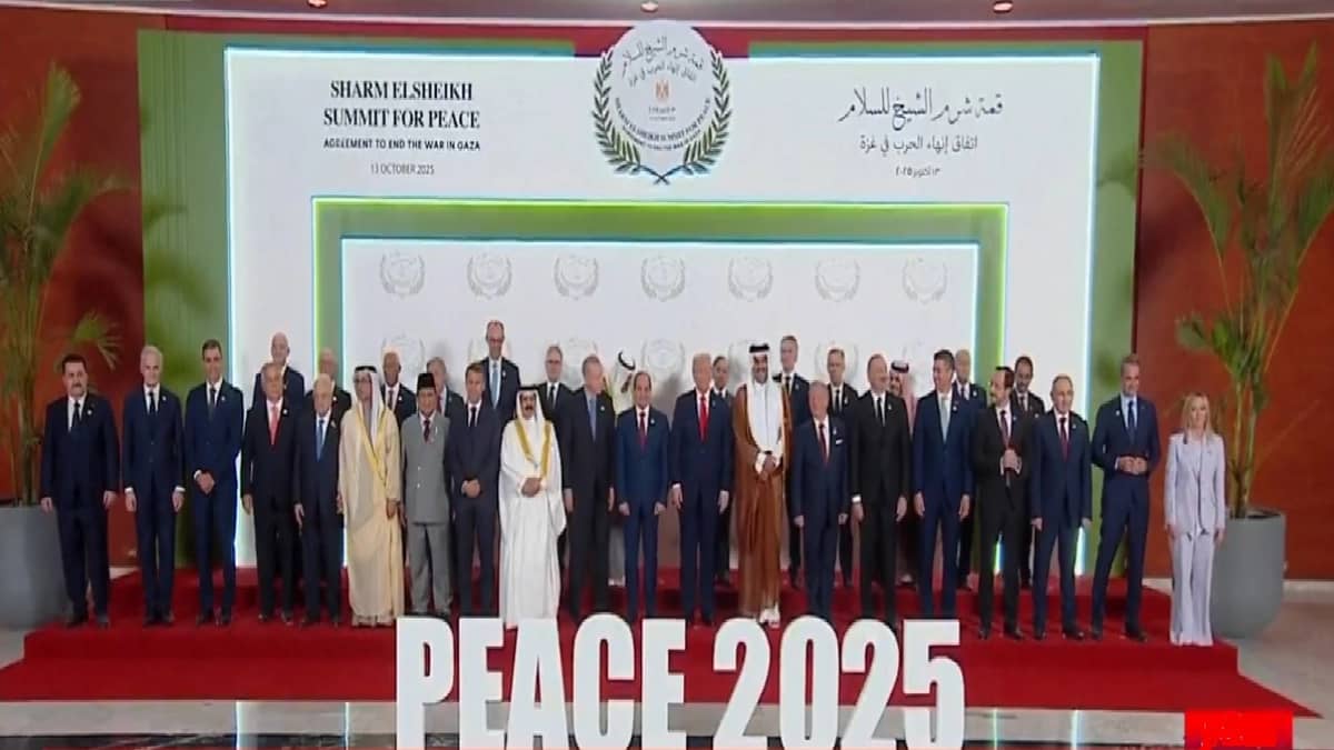 قمة شرم الشيخ تجمع قادة العالم في صورة جماعية.. فيديو