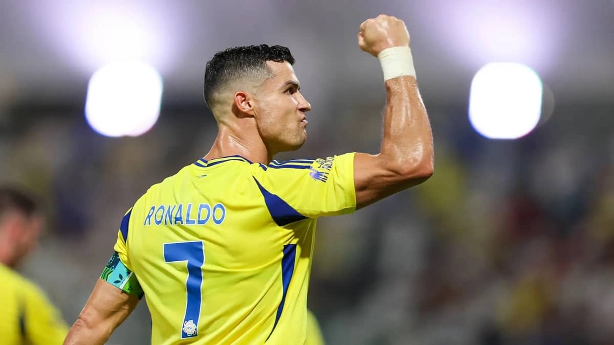 سر استمرارية رونالدو وابتعاده عن الإصابات .. فيديو