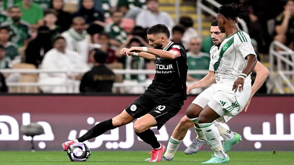 التعادل يحسم مواجهة الأهلي والشباب