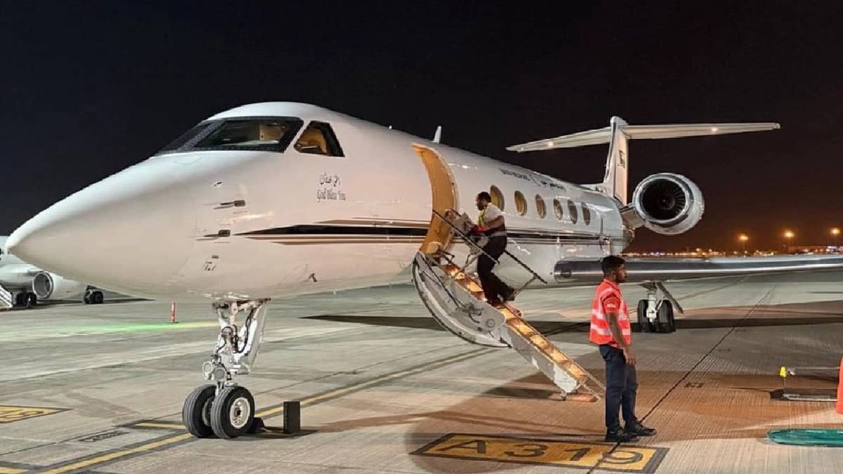 سفارة المملكة بمسقط تنقل مواطنًا عبر طائرة الإخلاء الطبي