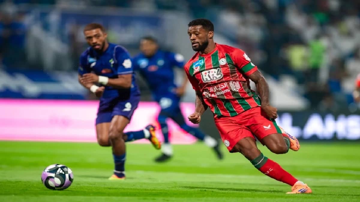 الفتح يتغلب على الاتفاق ويحقق أول انتصاراته