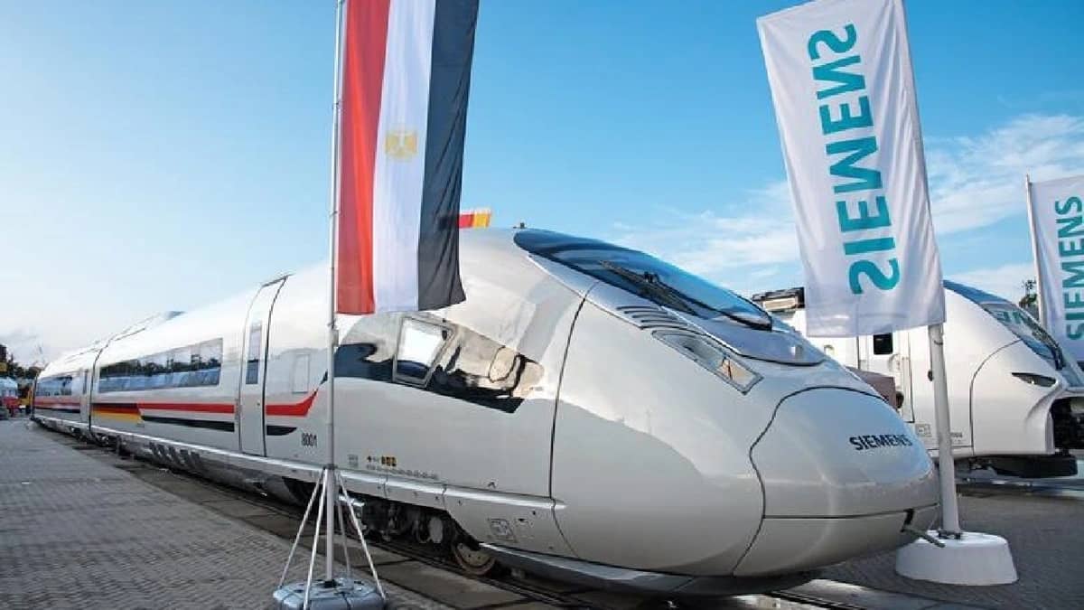 انطلاق أول قطار كهربائي فائق السرعة بمصر