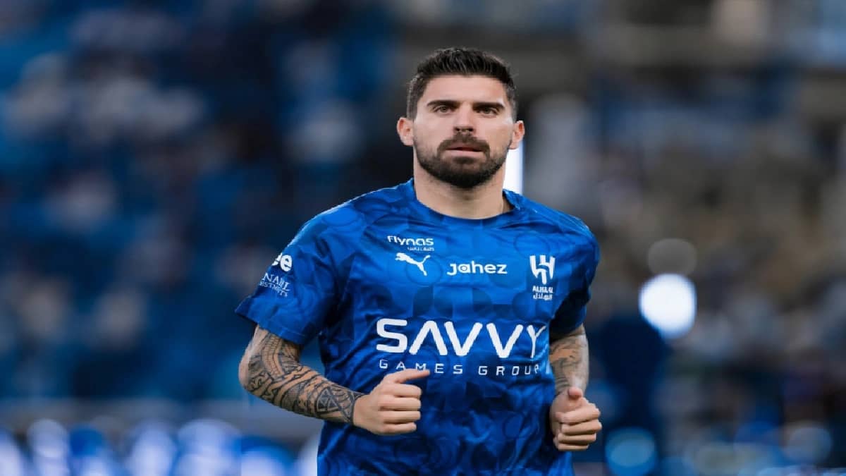 الهلال يحسم تجديد عقد نيفيز حتى 2028