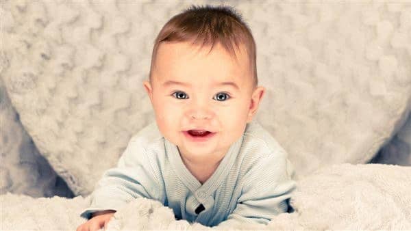 ملياردير صيني يثير الجدل بعد إنجابه أكثر من 100 طفل عبر تأجير الأرحام