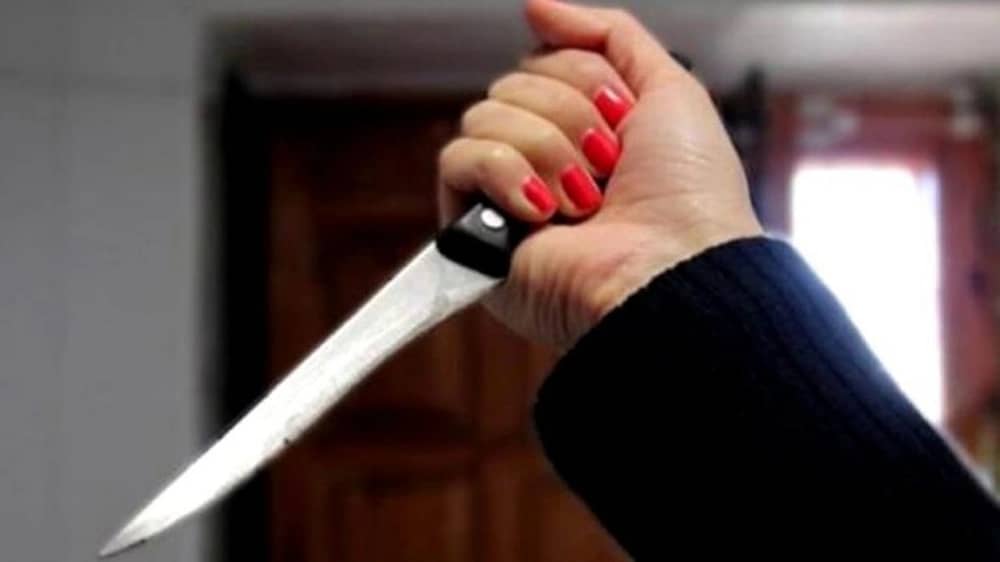 أم تنهي حياة ابنتها بطريقة مروعة وتدعي انتحارها