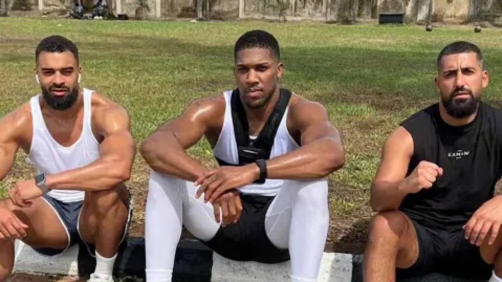 جوشوا يودّع صديقيه بعد حادث سير مروّع