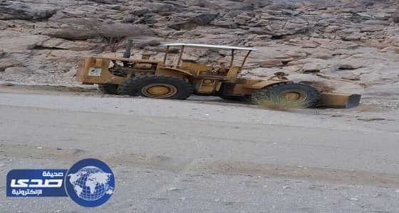 مركز يلملم.. طرق مقفلة ومعدات متوقفة