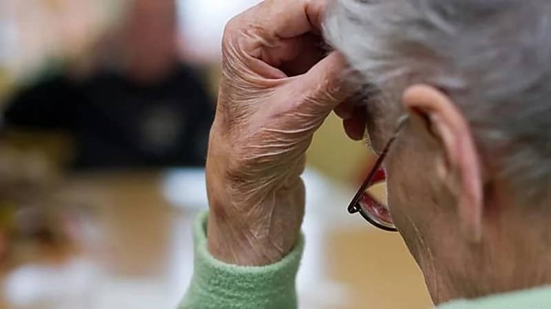 الأعراض الأقل شيوعًا للخرف