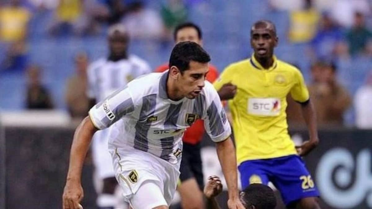 كورونا يصيب لاعب الاتحاد السابق