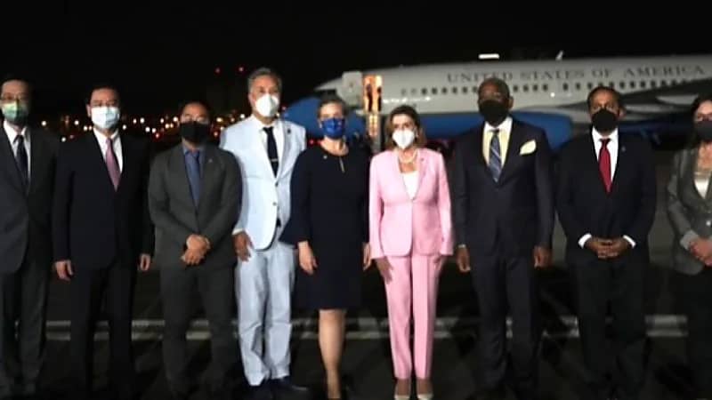 بيلوسي تغادر الأراضي التايوانية