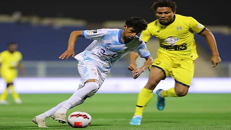 التعادل الإيجابي يحسم مواجهة أبها والتعاون 