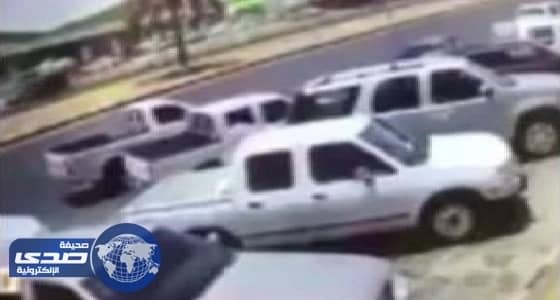 بالفيديو.. لحظة سرقة " ونيت " من أمام أحد المطاعم في حفر الباطن