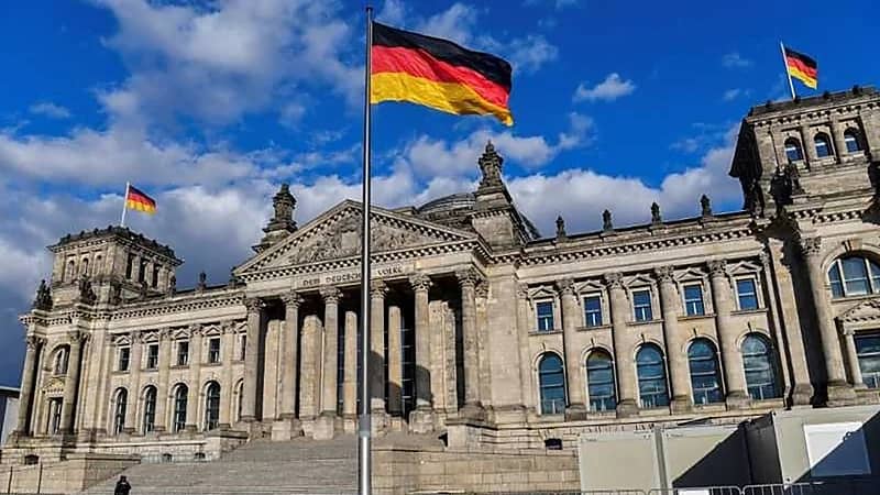 ألمانيا تسهل إجراءات الحصول على جنسيتها