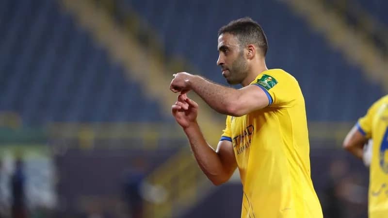 أنباء صادمة .. "حمدالله" وقع مع الاتحاد قبل إتمام المخالصة مع النصر